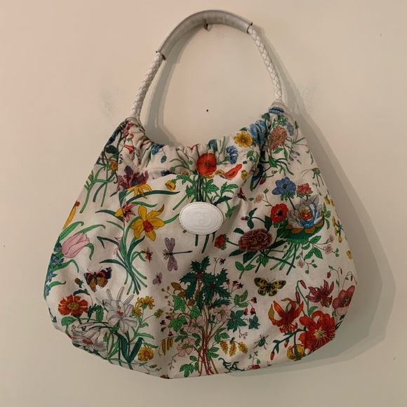 Gucci Handbags - Gucci flora tote